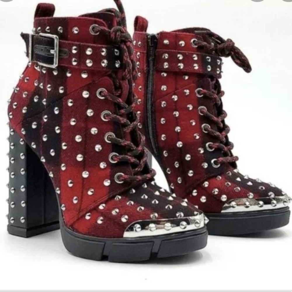 Gianni Bini ankle boots
